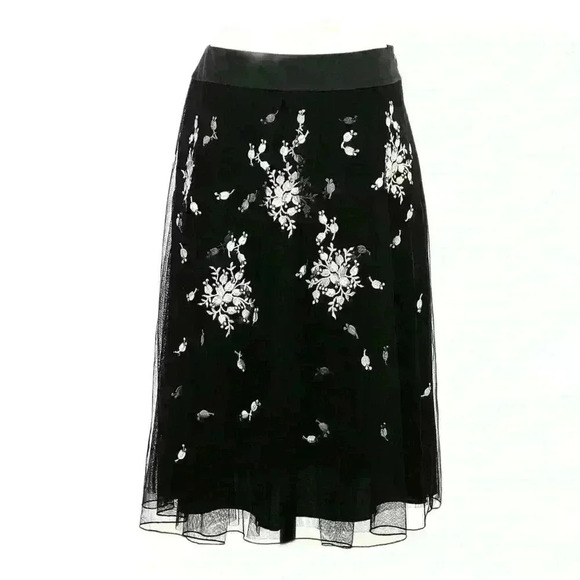 Ann Taylor Dresses & Skirts - NWOT Ann Taylor Black - White Floral Flare Whit Embroidered Flowers Skirt Size 6